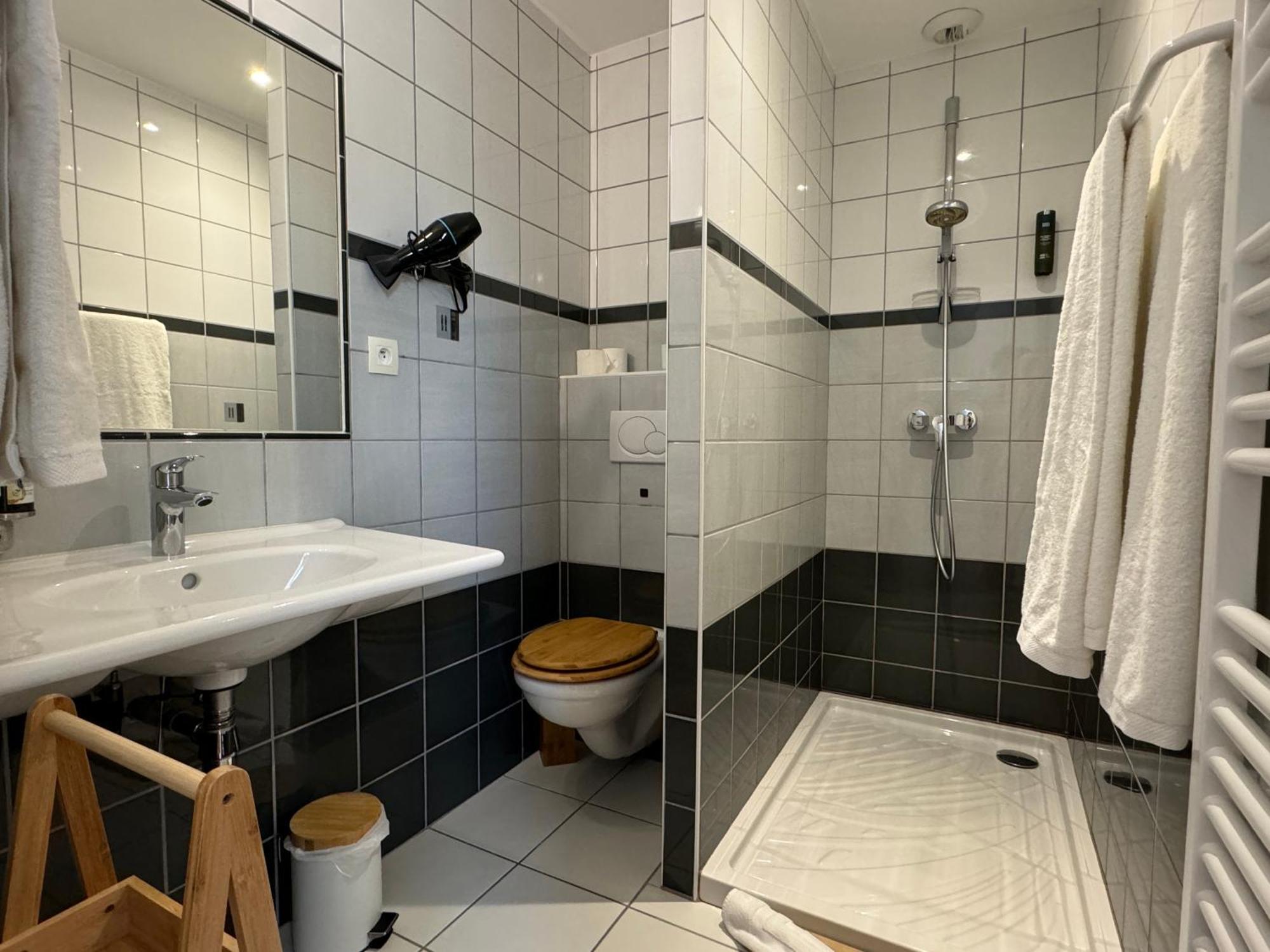 Logis Hotel Le Richelieu - Royan Atlantique Saujon Zewnętrze zdjęcie